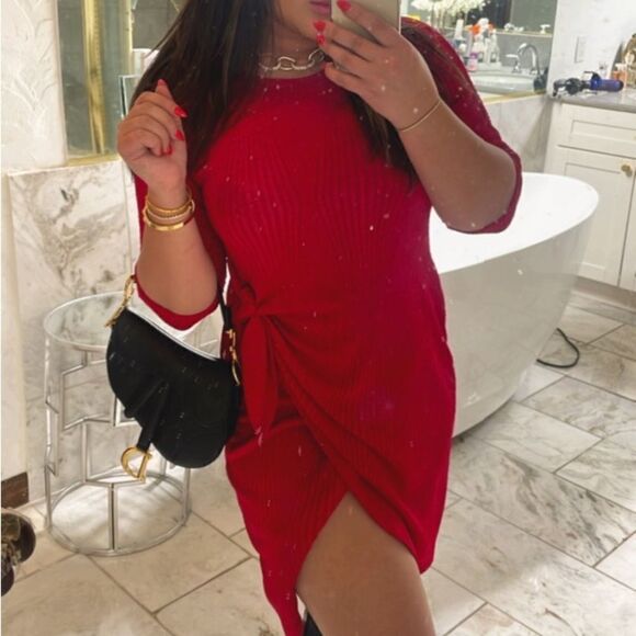 Red dress  - Picture 1 of 3